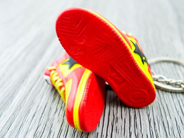 Mini 3D sneaker keychains BAPE x Marvel - Sneakers Passion