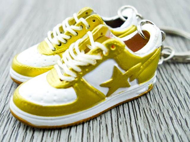 Mini 3D sneaker keychains BAPE Gold and White - Sneakers Passion