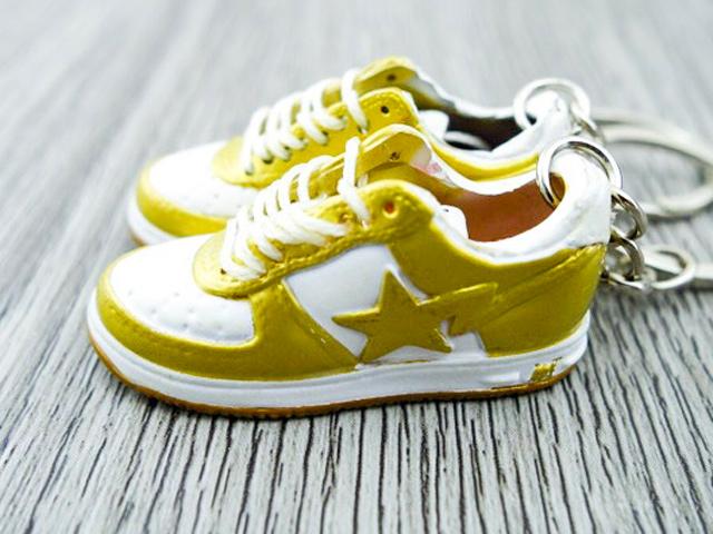 Mini 3D sneaker keychains BAPE Gold and White - Sneakers Passion