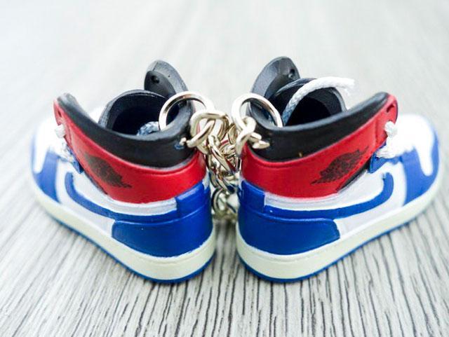 Mini sneaker keychain 3D Air Jordan 1 - Los Angeles Blue Toe - Sneakers Passion