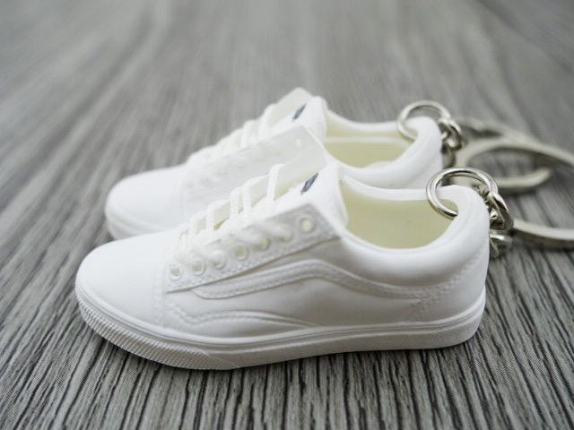 Mini 3D sneaker keychains VANS Skate low - Sneakers Passion