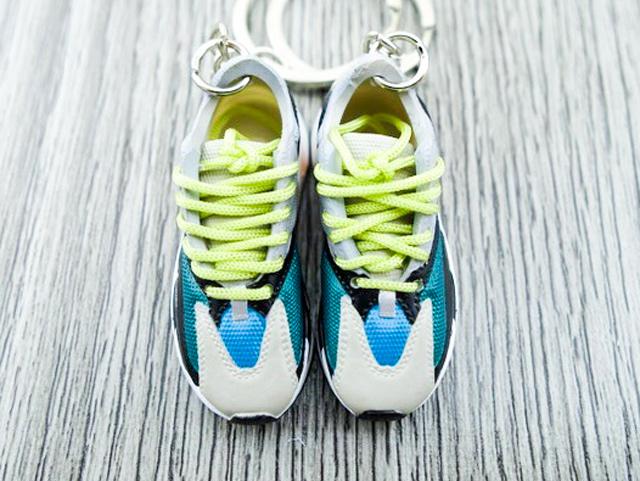 Mini Sneaker Keychains YZY 700 - Wave Runner - Sneakers Passion