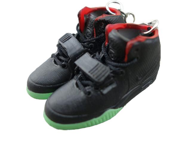 Mini Sneaker Keychains NIKE Yeezy Black Solar Red - Sneakers Passion