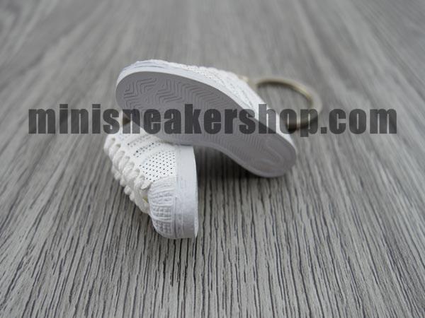 mini 3D sneaker keychains Superstar white weaves (2005) - Sneakers Passion