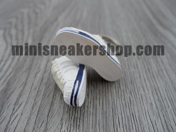 mini 3D sneaker keychains Superstar New York 35th (2005) - Sneakers Passion