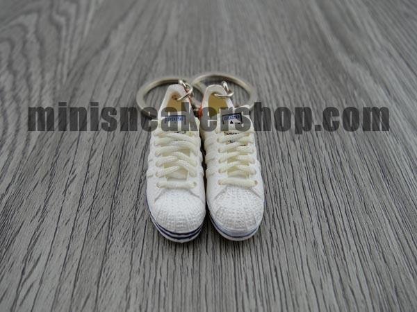 mini 3D sneaker keychains Superstar New York 35th (2005) - Sneakers Passion