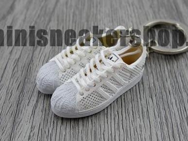 mini 3D sneaker keychains Superstar white weaves (2005) - Sneakers Passion