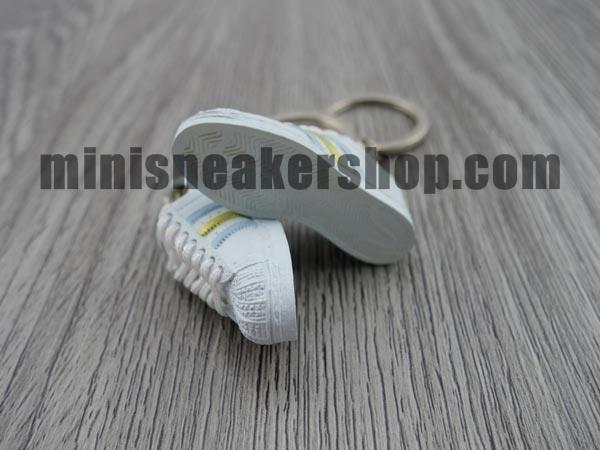 mini 3D sneaker keychains Superstar - Sneakers Passion