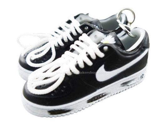 mini 3D sneaker keychains Air Force 1 x G-Dragon Black and white - Sneakers Passion