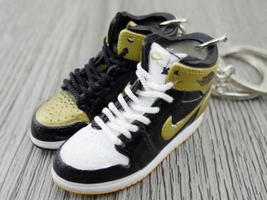 Mini sneaker keychain 3D Air Jordan 1 - Top 3 Black Gold - Sneakers Passion