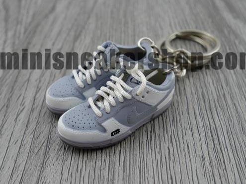 mini sneaker keychains Dunk Low Pro SB- Alphanumeric (GREY) - Sneakers Passion