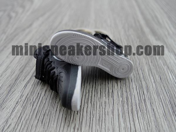 mini sneaker keychain Air Force 1 High "NYC edition" (2003) - Sneakers Passion