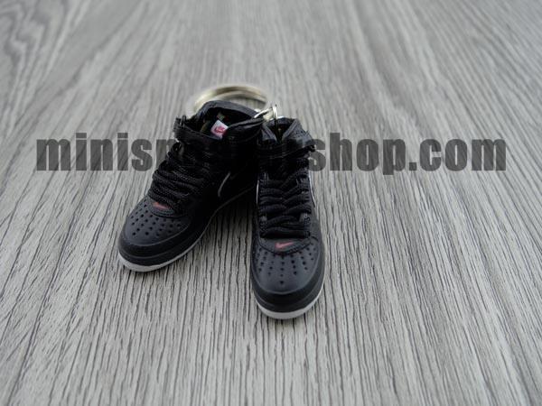 mini sneaker keychain Air Force 1 High "NYC edition" (2003) - Sneakers Passion