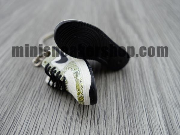 mini 3D sneaker keychains Air Force 1 Cocoa Snake (2001) - Sneakers Passion