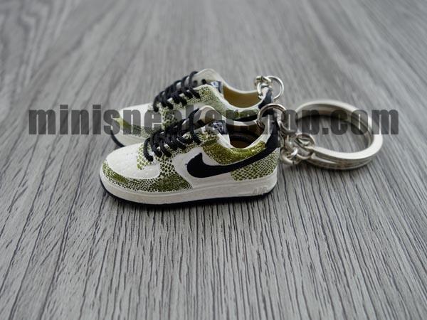 mini 3D sneaker keychains Air Force 1 Cocoa Snake (2001) - Sneakers Passion