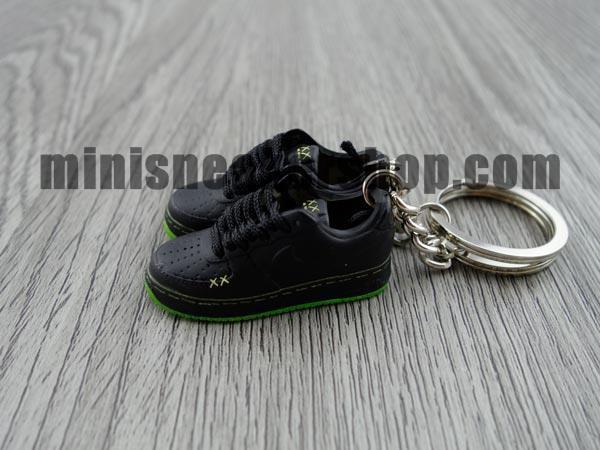 mini sneaker keychains Air Force 1 KAWS (2008) - Sneakers Passion