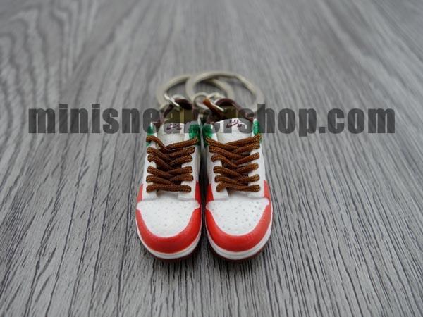 mini sneaker keychains Dunk Low Pro SB Cinco De Mayo (2005) - Sneakers Passion