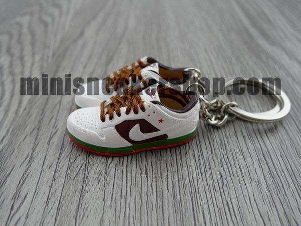mini sneaker keychains Dunk Low Pro SB- California (2004) - Sneakers Passion