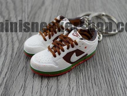mini sneaker keychains Dunk Low Pro SB- California (2004) - Sneakers Passion