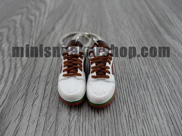 mini sneaker keychains Dunk Low Pro SB- California (2004) - Sneakers Passion