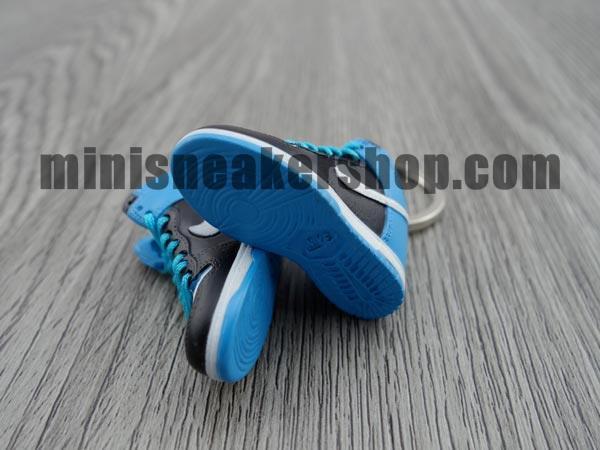 mini sneaker keychains Dunk Pro High SB- Send Help (2006) - Sneakers Passion