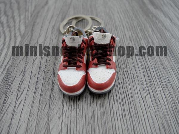 mini sneaker keychains Dunk Low Pro SB- Shanghai (2004) - Sneakers Passion