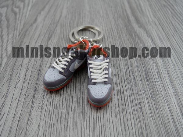 mini sneaker keychains Dunk Low Pro SB- Pigeon (2005) - Sneakers Passion