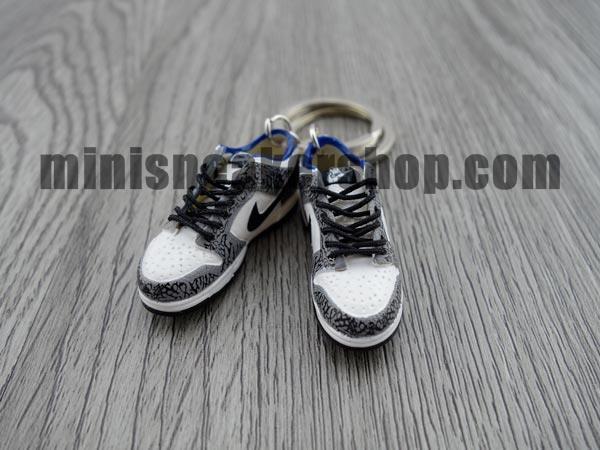 Mini sneaker keychains Nike White (2002) - Sneakers Passion