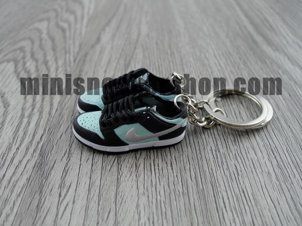 mini sneaker keychains Dunk Low Pro SB- Tiffany (2005) - Sneakers Passion