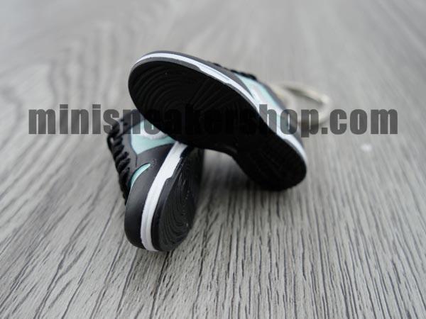 mini sneaker keychains Dunk Low Pro SB- Tiffany (2005) - Sneakers Passion