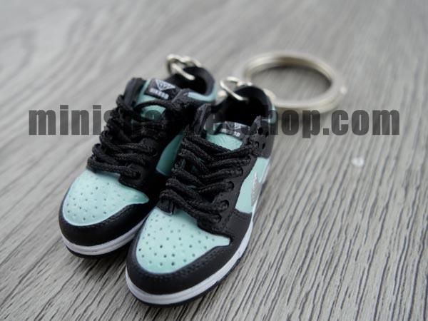 mini sneaker keychains Dunk Low Pro SB- Tiffany (2005) - Sneakers Passion