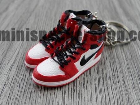 Mini sneaker keychain 3D Air Jordan 1 OG White Black Red - CHICAGO (1985) - Sneakers Passion