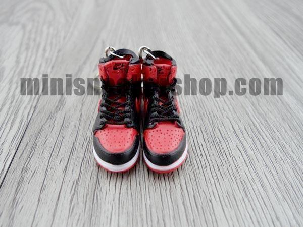 Mini sneaker keychain 3D Air Jordan 1 Bred - Sneakers Passion