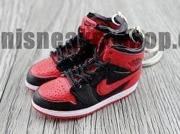 Mini sneaker keychain 3D Air Jordan 1 Bred - Sneakers Passion