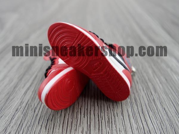 Mini sneaker keychain 3D Air Jordan 1 OG White Black Red - CHICAGO (1985) - Sneakers Passion