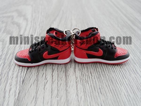Mini sneaker keychain 3D Air Jordan 1 Bred - Sneakers Passion
