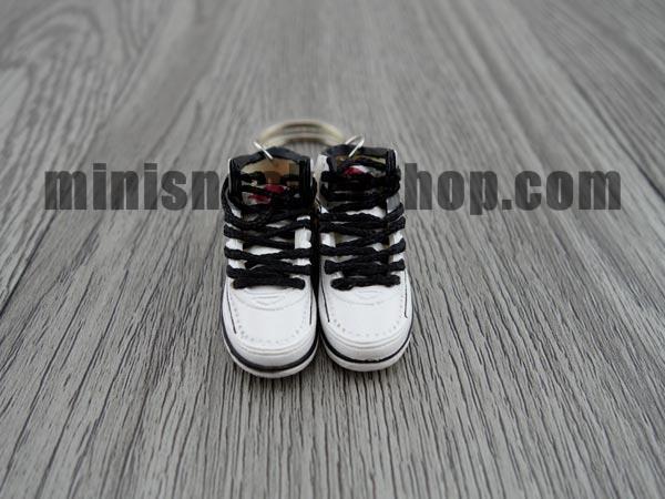 Mini Sneaker Keychains AJ 2 - OG White Red Black - Sneakers Passion