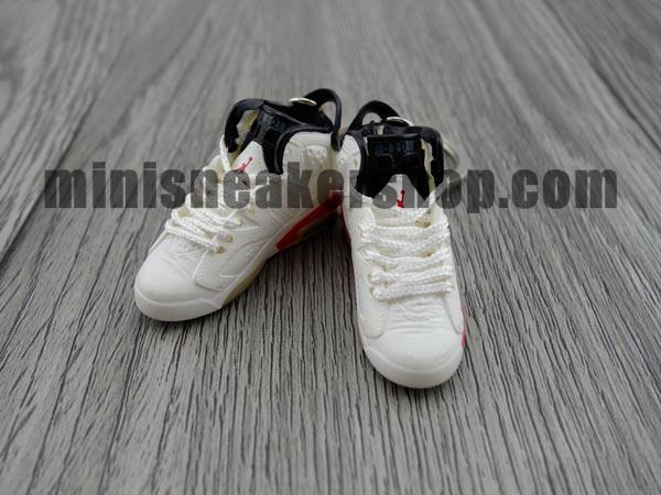 Mini Sneaker Keychains AJ 6 - OG White Infrared (1991) - Sneakers Passion