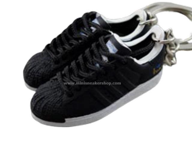 mini 3D sneaker keychains Superstar 2 Tokyo 35th (2005) - Sneakers Passion