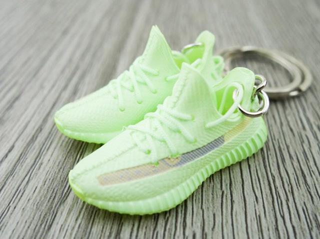 Mini Sneaker Keychains YZY V.2 - GLOW - Sneakers Passion