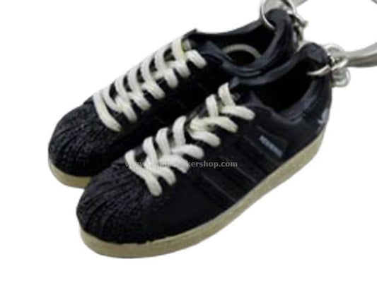 mini 3D sneaker keychains Superstar  2 neighborhood - Sneakers Passion