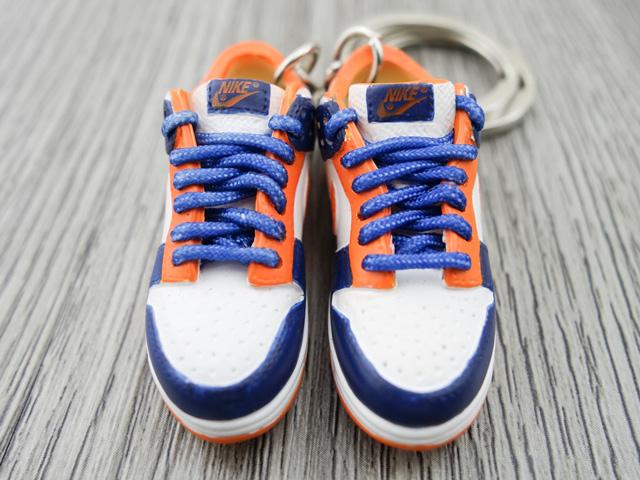 Mini sneaker keychain 3D Dunk Lo - Knicks - Sneakers Passion