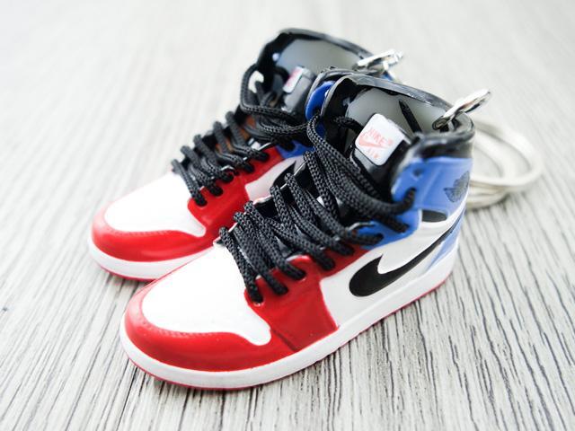 Mini sneaker keychain 3D Air Jordan 1 - Fearless - Sneakers Passion