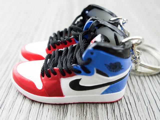 Mini sneaker keychain 3D Air Jordan 1 - Fearless - Sneakers Passion
