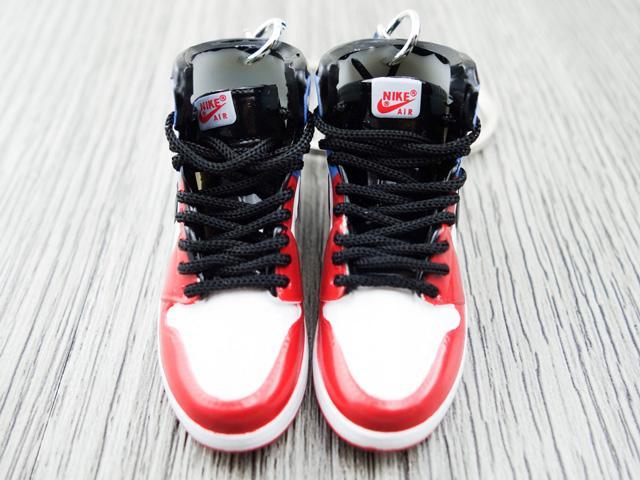 Mini sneaker keychain 3D Air Jordan 1 - Fearless - Sneakers Passion