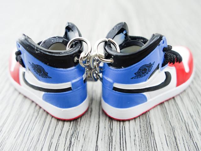 Mini sneaker keychain 3D Air Jordan 1 - Fearless - Sneakers Passion