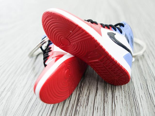 Mini sneaker keychain 3D Air Jordan 1 - Fearless - Sneakers Passion