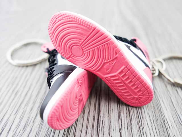 Mini sneaker keychain 3D Air Jordan 1 - Black/White/Pink - Sneakers Passion