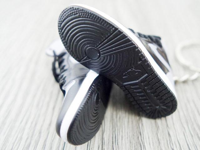 Mini sneaker keychain 3D Air Jordan 1 - Grey Shadow - Sneakers Passion