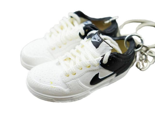 Mini sneaker keychain 3D SB Dunk - Black and White - Sneakers Passion